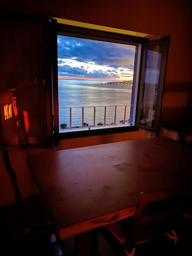 Kiss Of Sea - Balzi Rossi & Baia Beniamin Apartment Ventimiglia Ngoại thất bức ảnh