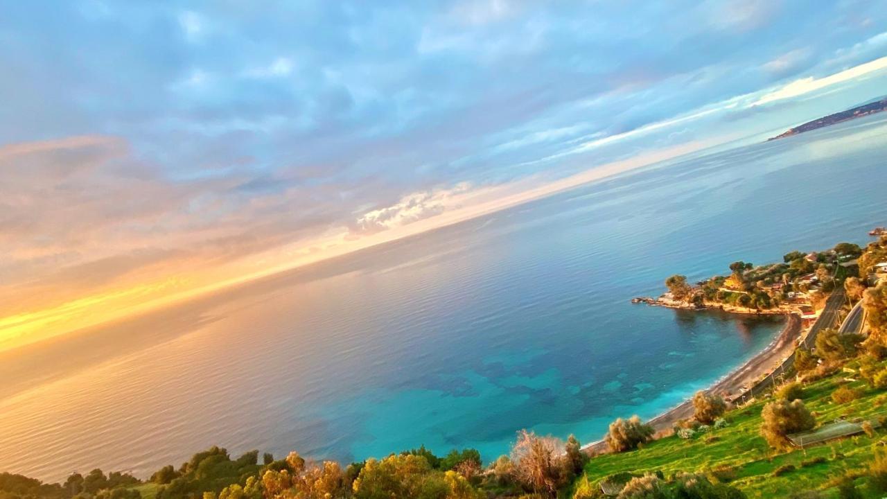 Kiss Of Sea - Balzi Rossi & Baia Beniamin Apartment Ventimiglia Ngoại thất bức ảnh
